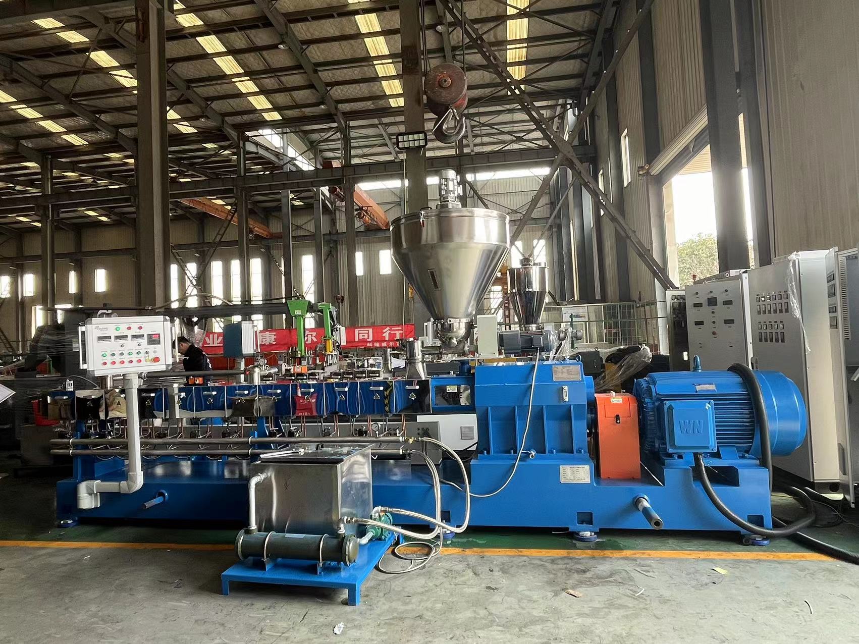 配上這些輔機(jī)，雙螺桿擠出機(jī)才完美