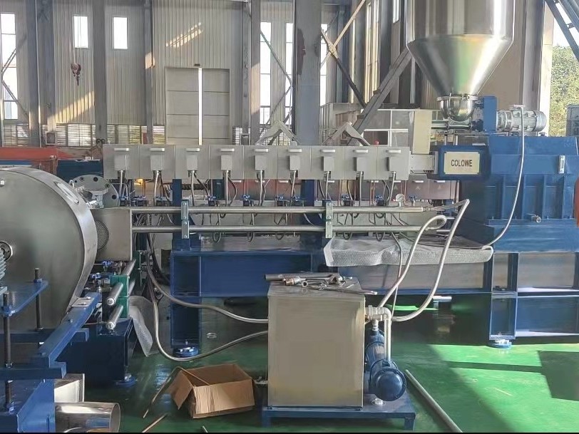 開(kāi)了多年的雙螺桿擠出機(jī)，怎么會(huì)出現(xiàn)螺桿敲擊聲？在線等，急！