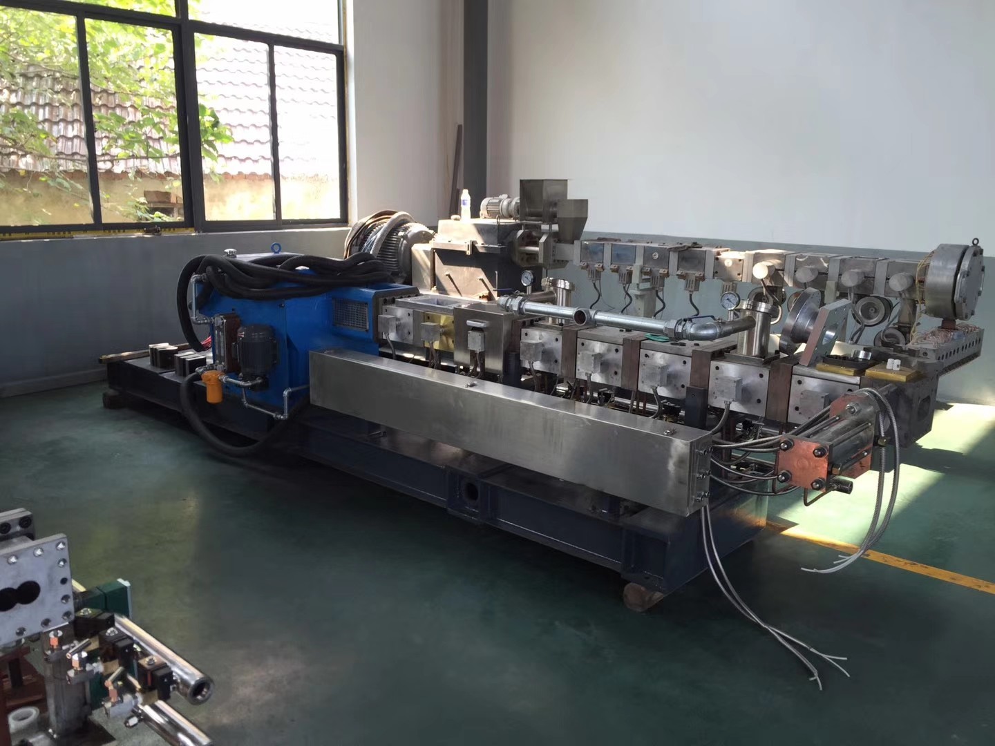 雙螺桿擠出機的工藝技術要領有哪些？它的問題可以這樣來深入分析！