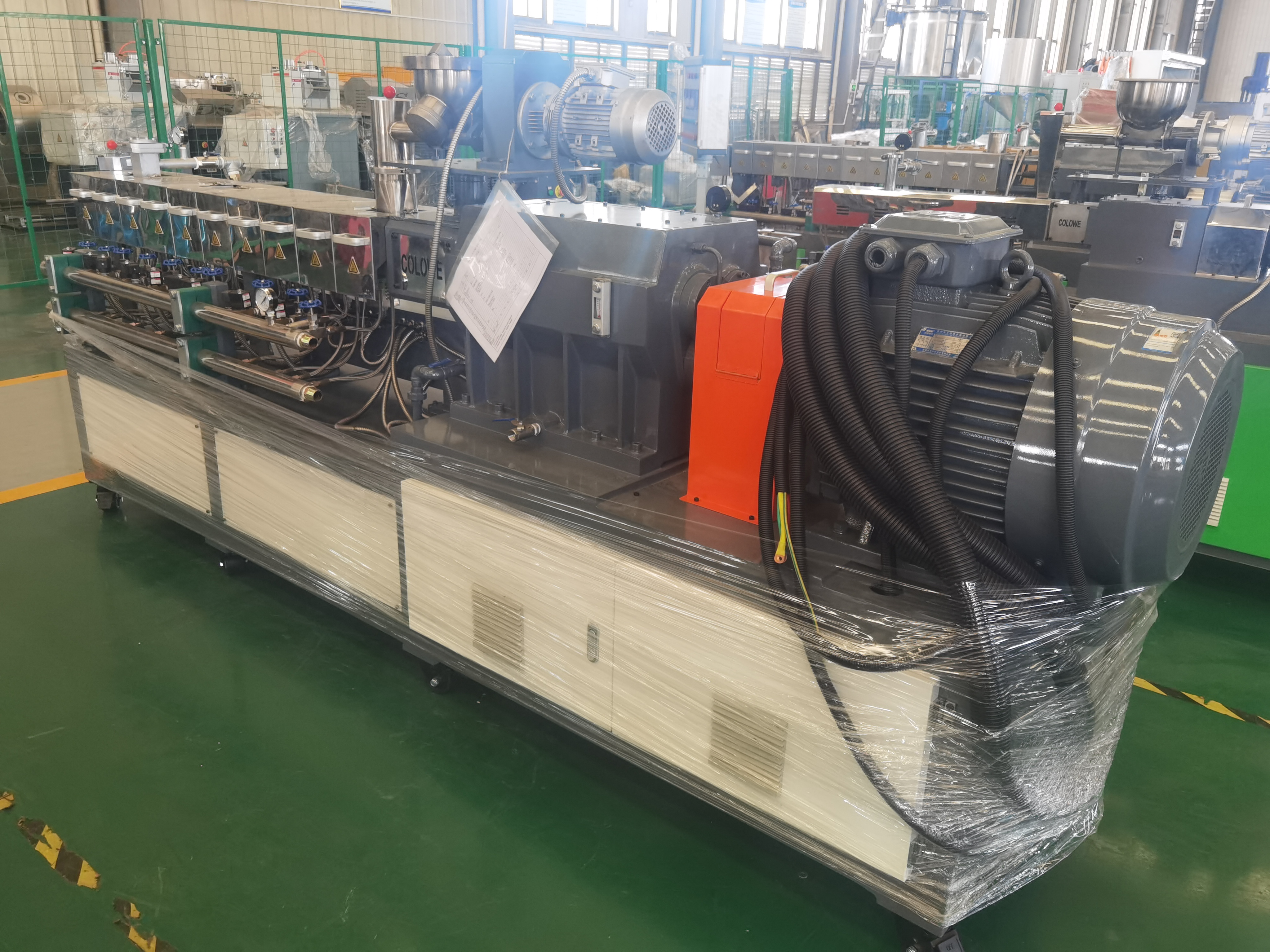 雙螺桿擠出機(jī)的顯著特點(diǎn)有哪些