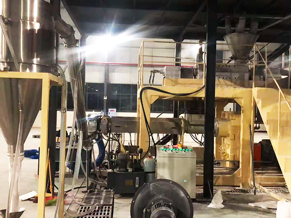 連續(xù)密煉造粒生產(chǎn)線(xiàn)