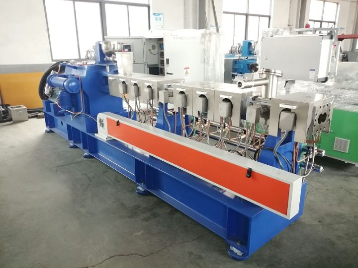 影響雙螺桿擠出機(jī)價(jià)格的因素：