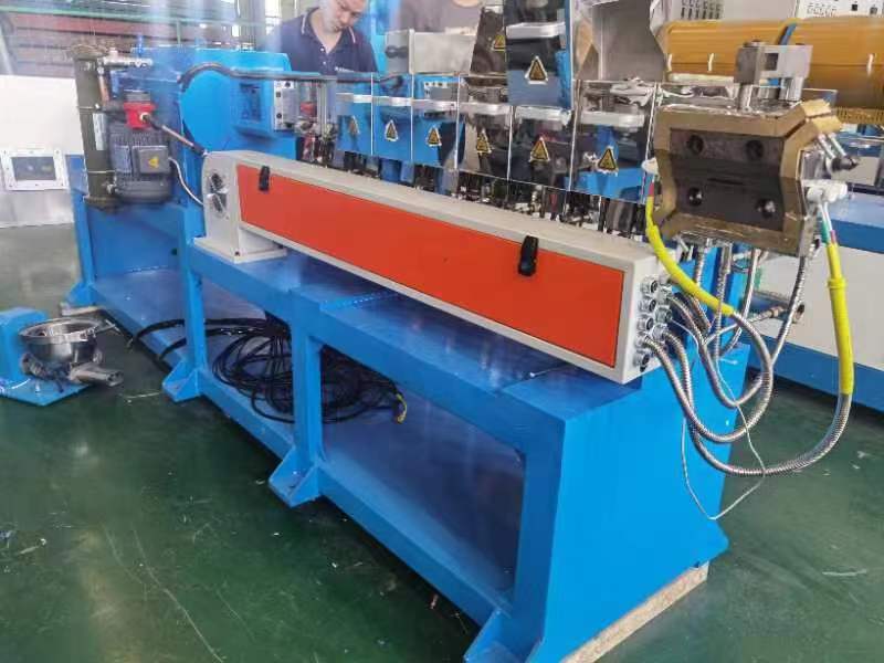 雙螺桿擠出機比較常見基本參數(shù)了解多少