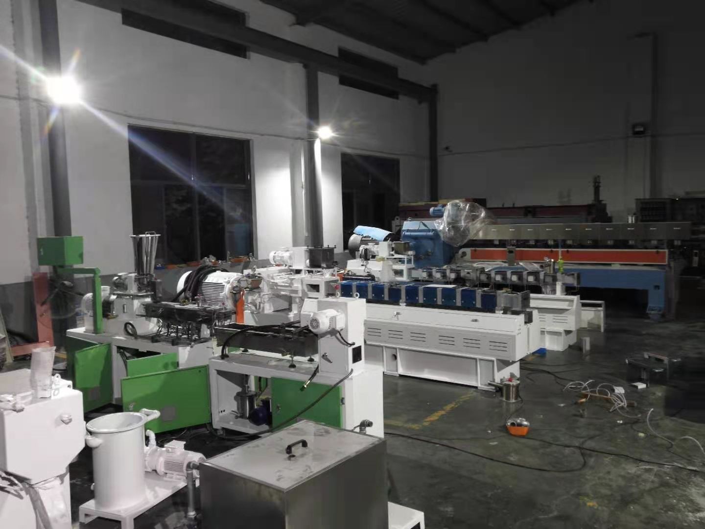 您知道如何購買一款性能很棒的塑料造粒機(jī)嗎？