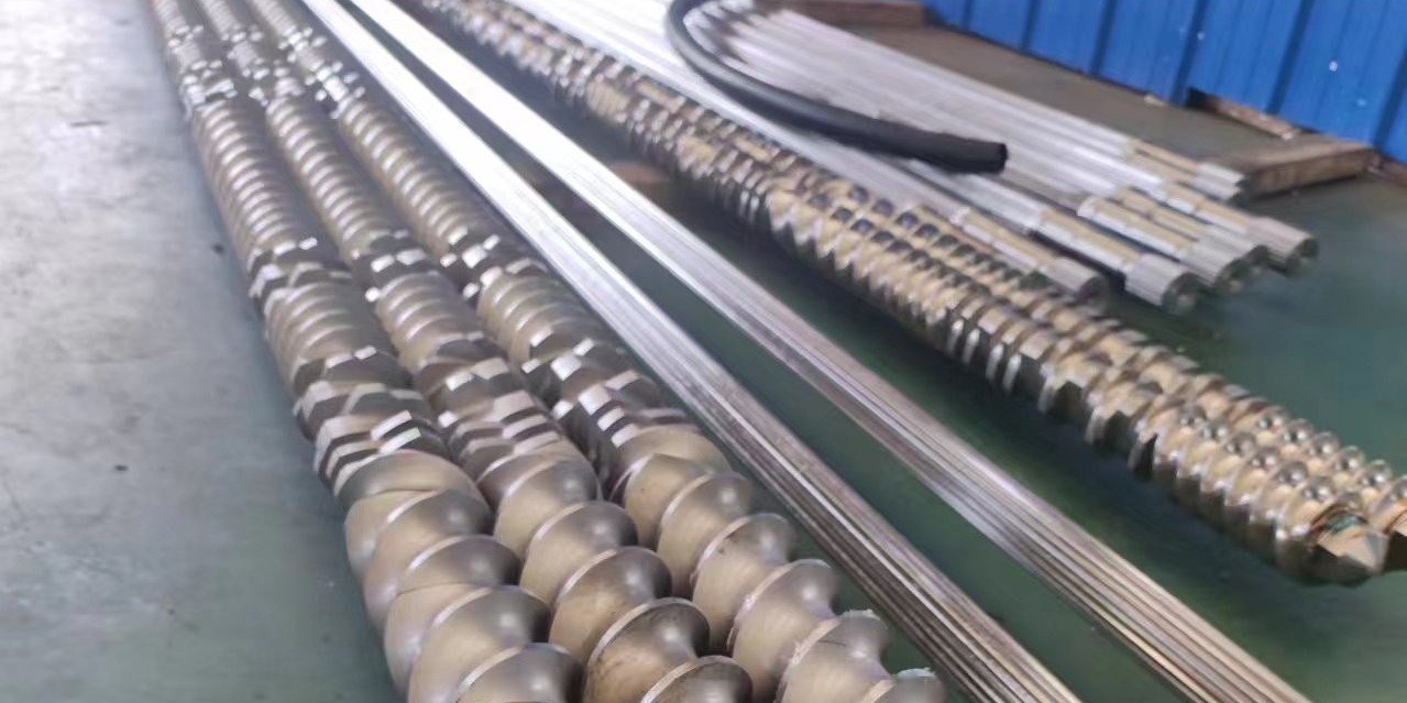 清理雙螺桿擠出機(jī)螺桿常見的3種方式