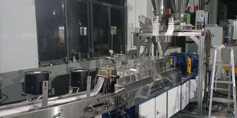 可降解餐具35三螺桿塑料擠出機設(shè)備廠家-提供配方技術(shù)[科隆威爾]