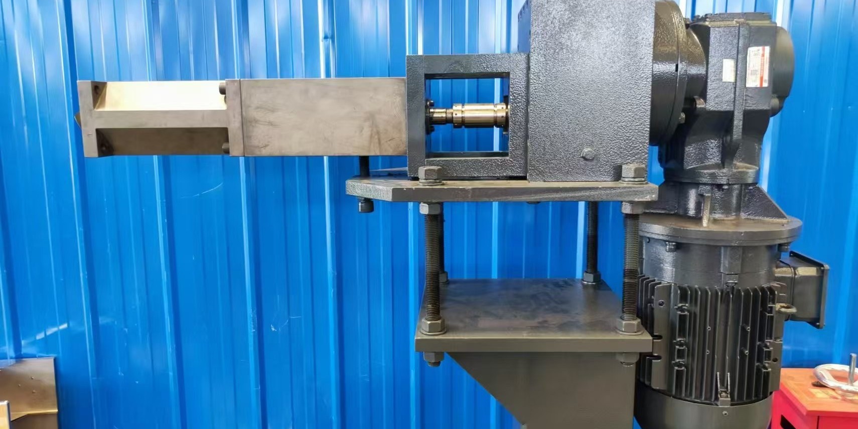 雙螺桿擠出機喂料系統(tǒng)：常見的3種喂料方式都有哪些？