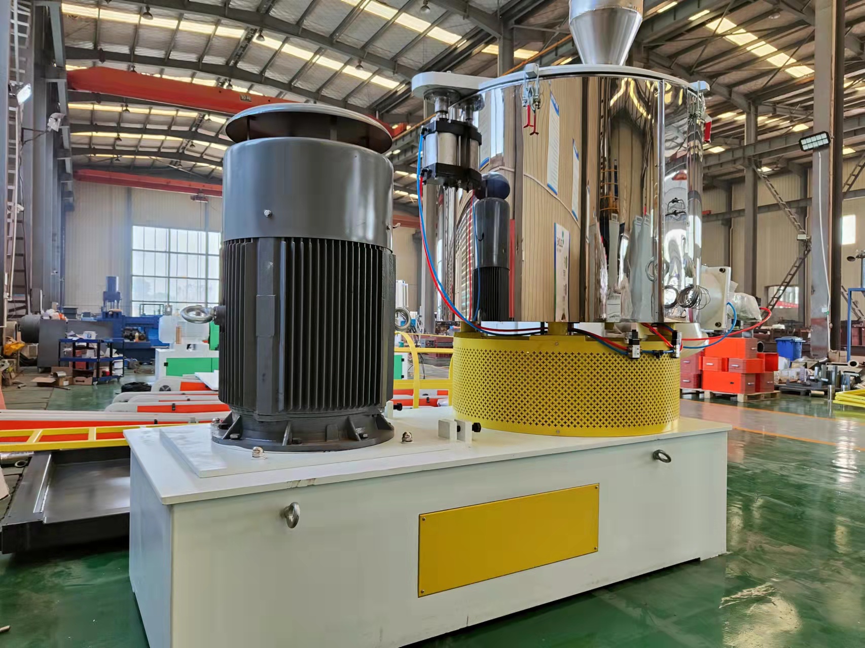 影響雙螺桿擠出機性能發(fā)揮的因素有哪些