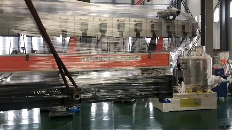 科隆威爾75雙螺桿擠出機發(fā)貨現(xiàn)場