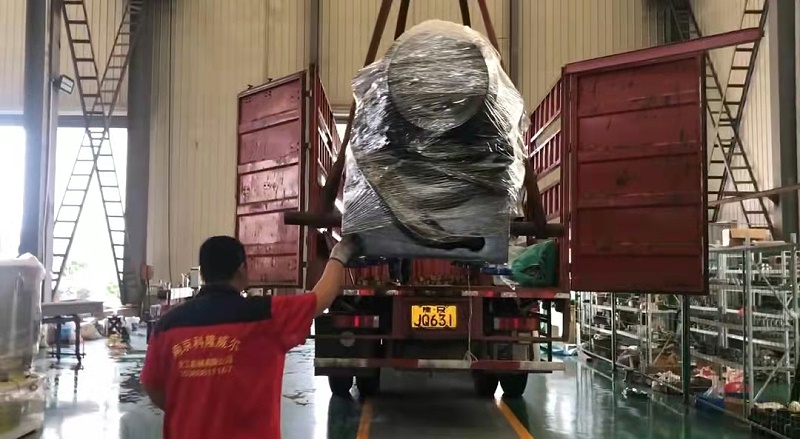 科隆威爾75雙螺桿擠出機裝車現(xiàn)場