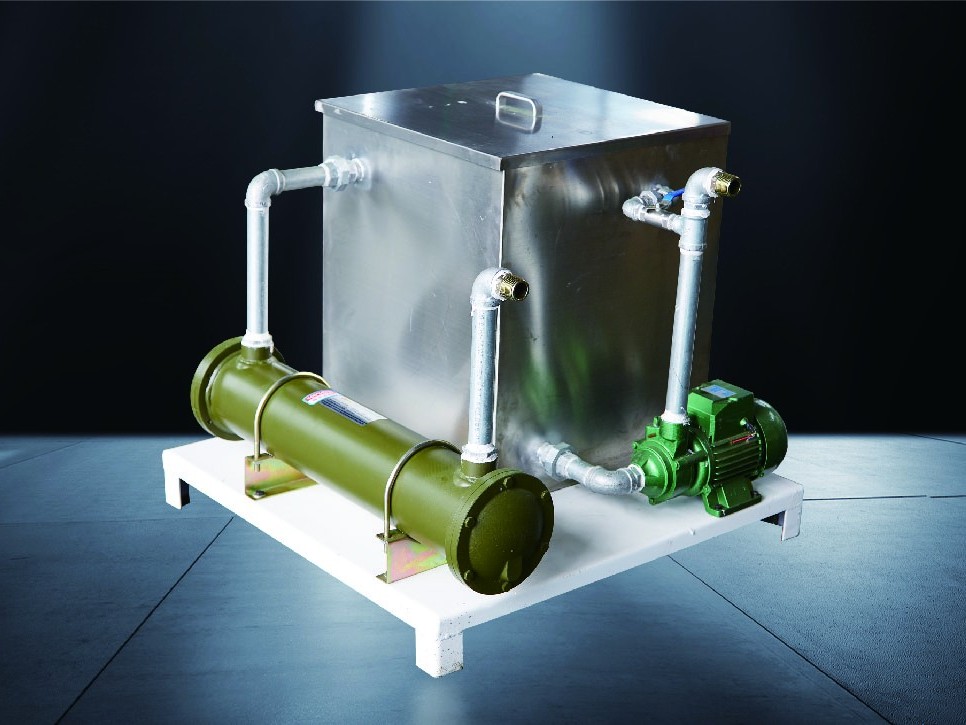 雙螺桿擠出機(jī)在造粒時(shí)，還需要配合哪些設(shè)備共同使用？